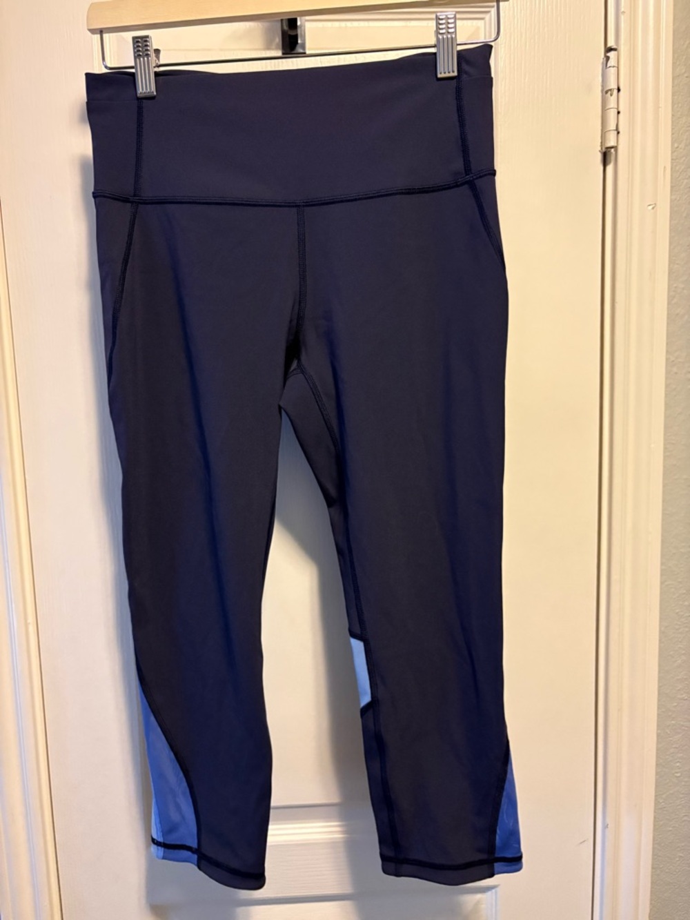 Lululemon Navy Blue Cropped Leggings with Light Blue Mesh - Size 8